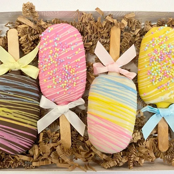 Easter Cakesicle 4 pack Gift Box (available March 27-April 4)