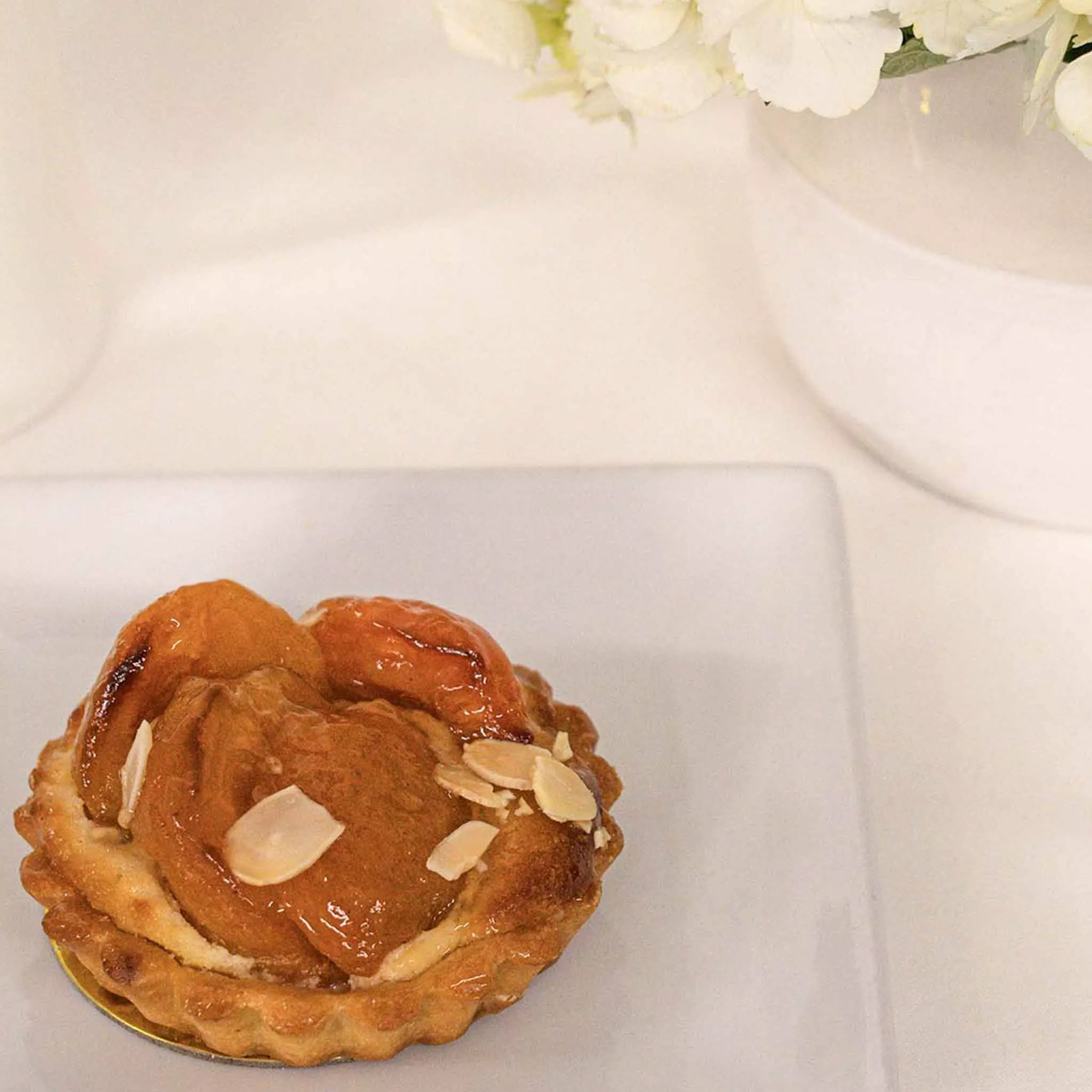 INDIVIDUAL APRICOT TART