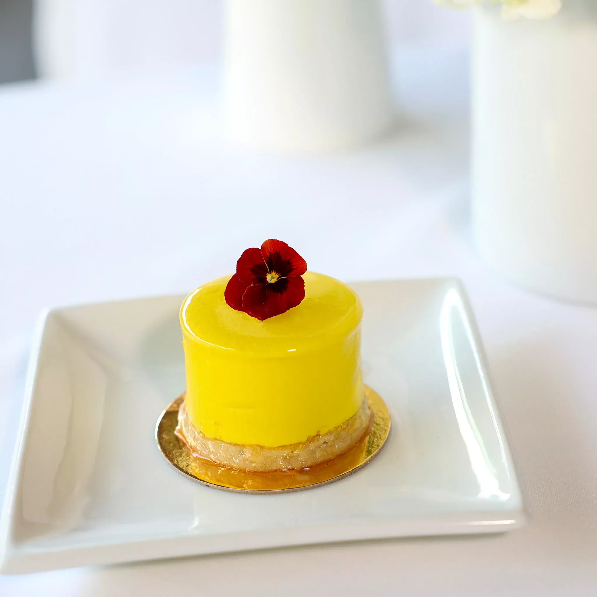 PASSION FRUIT MOUSSE CAKE INDIVIDUAL